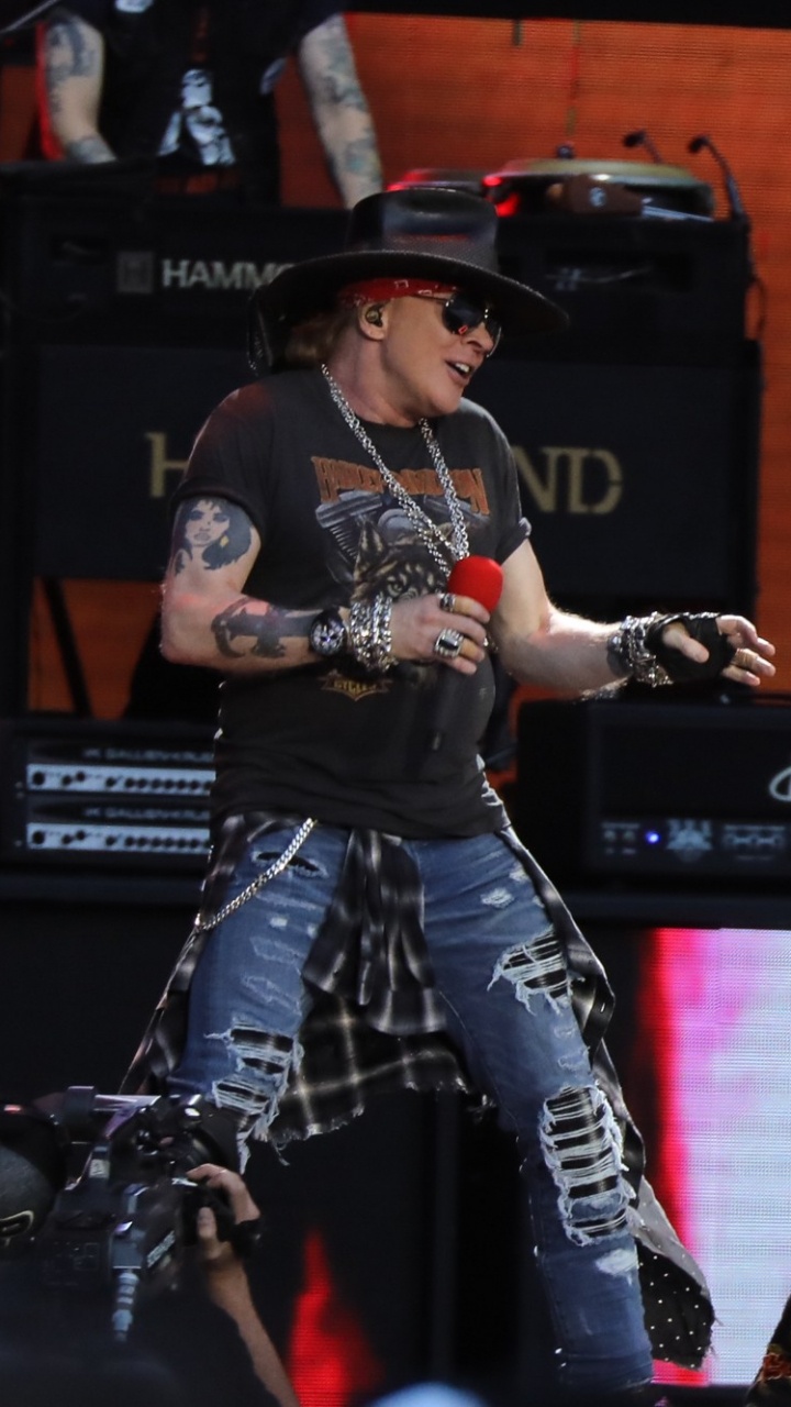 Axl Rose, Guitare Basse, Slash, Pas Dans Cette Vie en Tournée, Guitare. Wallpaper in 720x1280 Resolution