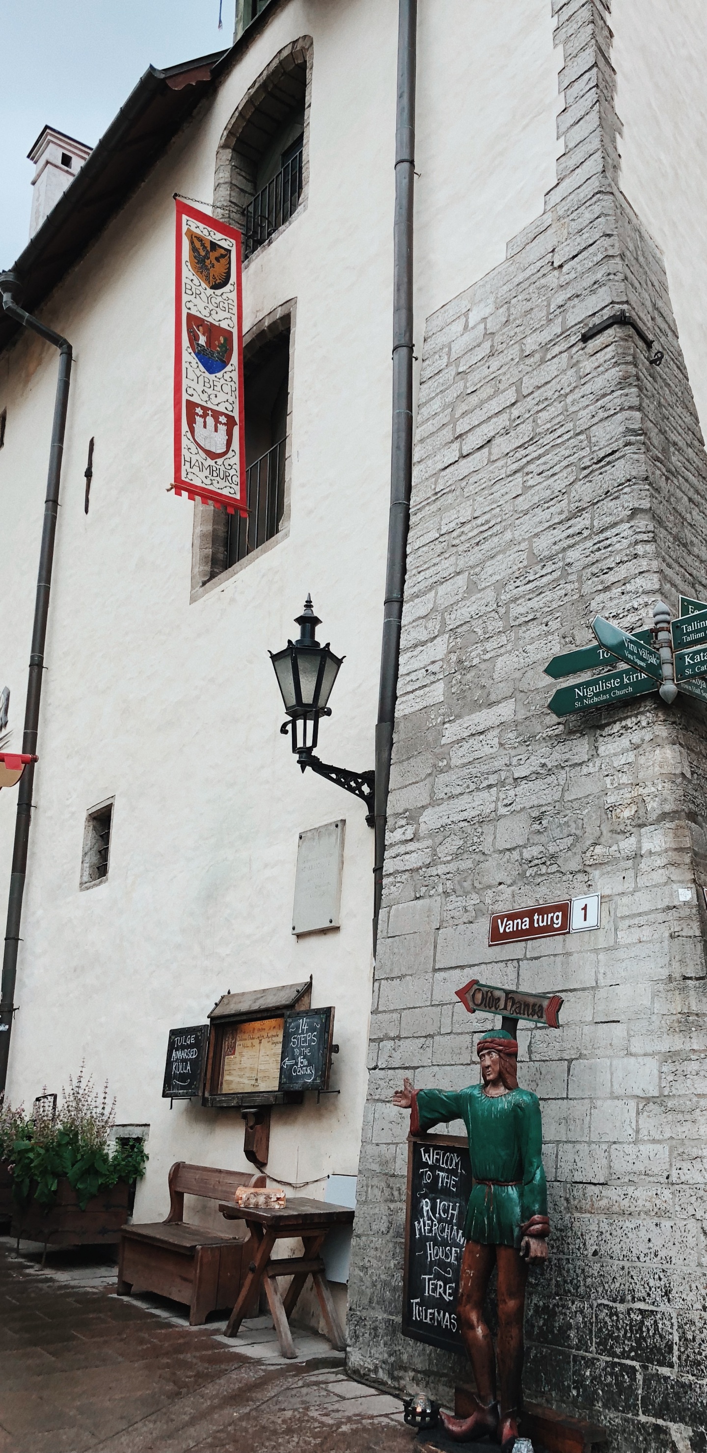 Place de la Vieille Ville, Route, Architecture, Blue, Green. Wallpaper in 1440x2960 Resolution