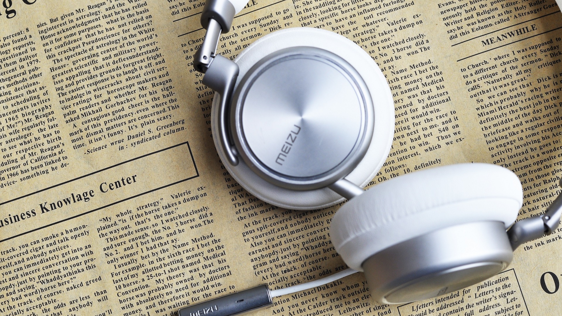 Kopfhörer, Audiogeräten, Gadget, Medizinische Ausrüstung, Mode-Accessoire. Wallpaper in 1920x1080 Resolution