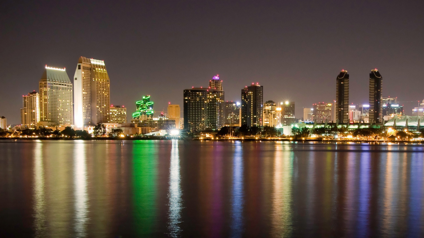 Horizon de la Ville Pendant la Nuit. Wallpaper in 1366x768 Resolution