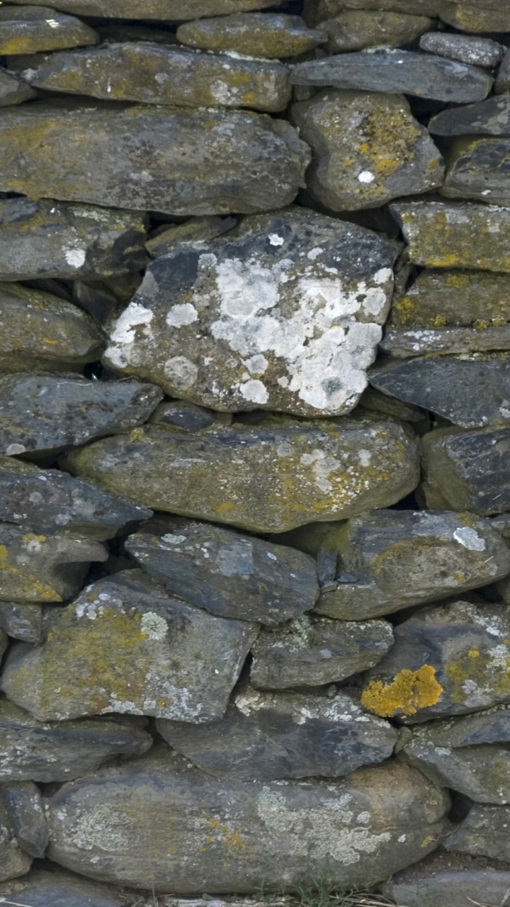 Gray and Black Stone Fragments. Wallpaper in 720x1280 Resolution