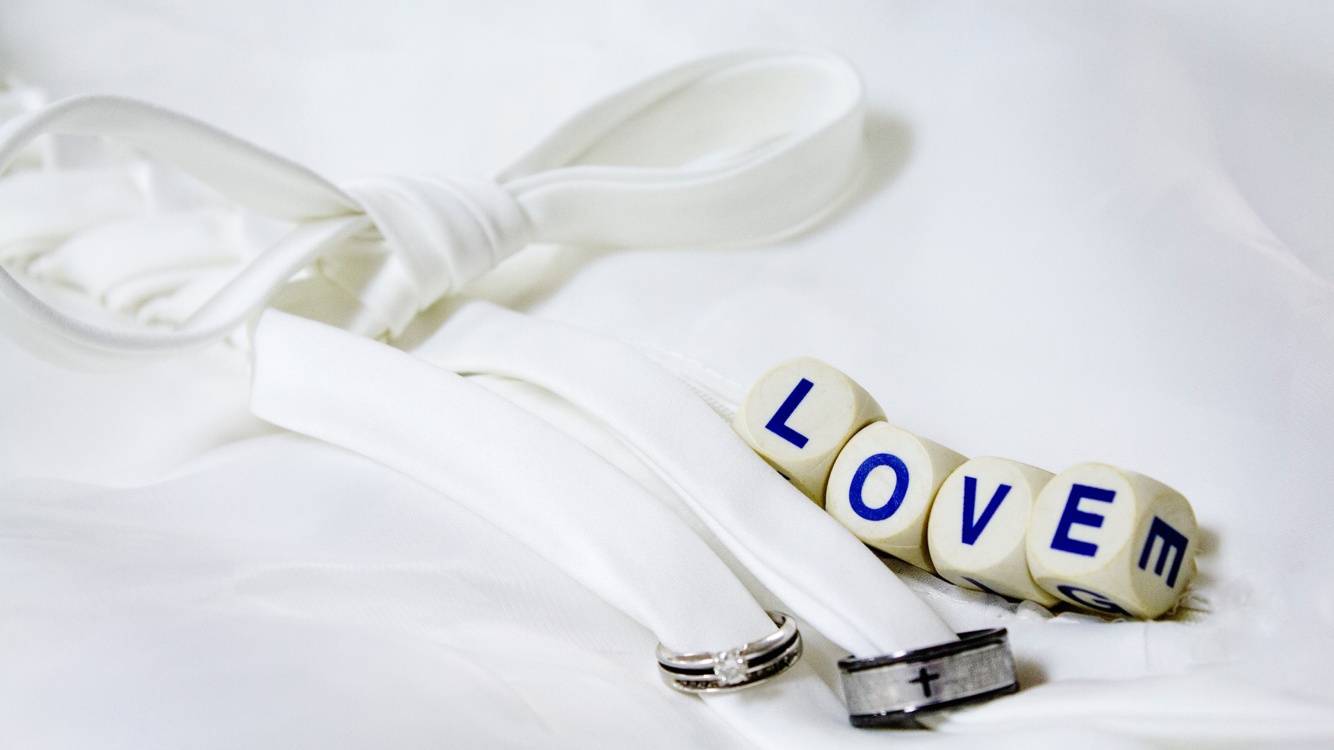 Blanco, Accesorio de Moda, Video, Tristeza, Amor. Wallpaper in 1920x1080 Resolution