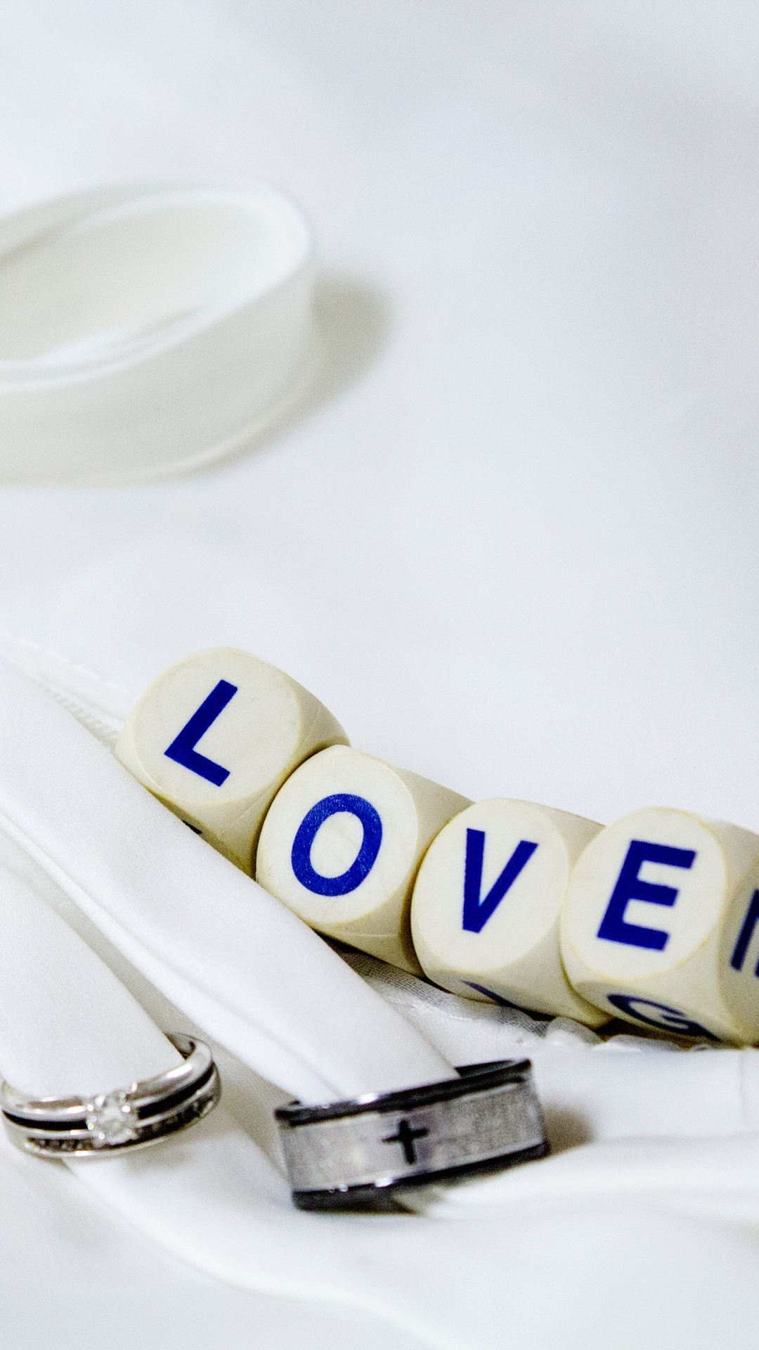 White, Fashion Accessory, Boyfriend, Video, Sadness. Wallpaper in 1080x1920 Resolution