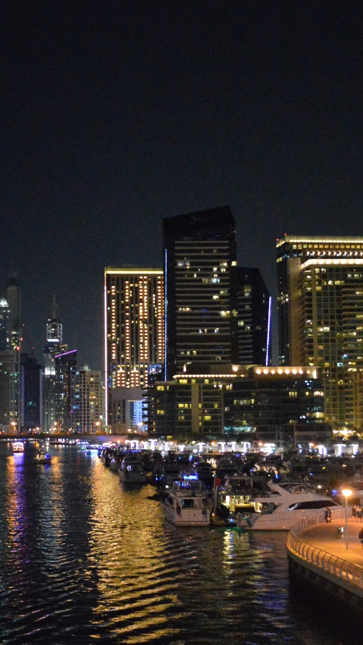 Horizonte de la Ciudad Durante la Noche. Wallpaper in 720x1280 Resolution