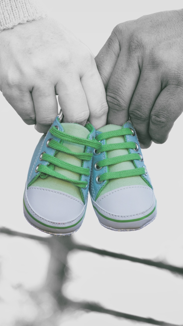 Embarazo, Verde, Mano, Calzado, Zapato. Wallpaper in 720x1280 Resolution