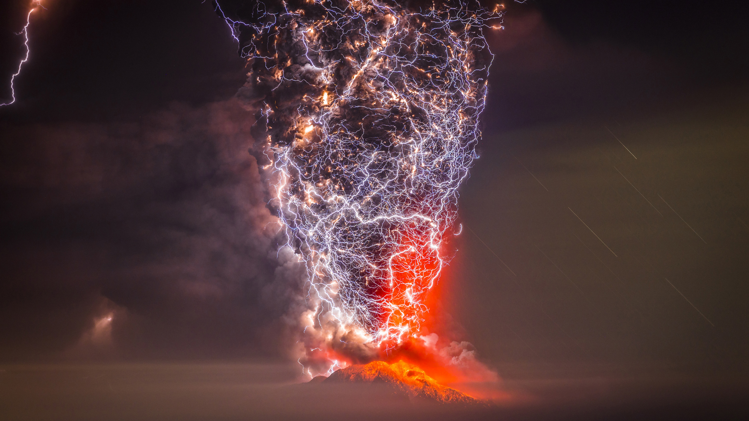 White and Orange Lightning on Black Sky. Wallpaper in 2560x1440 Resolution