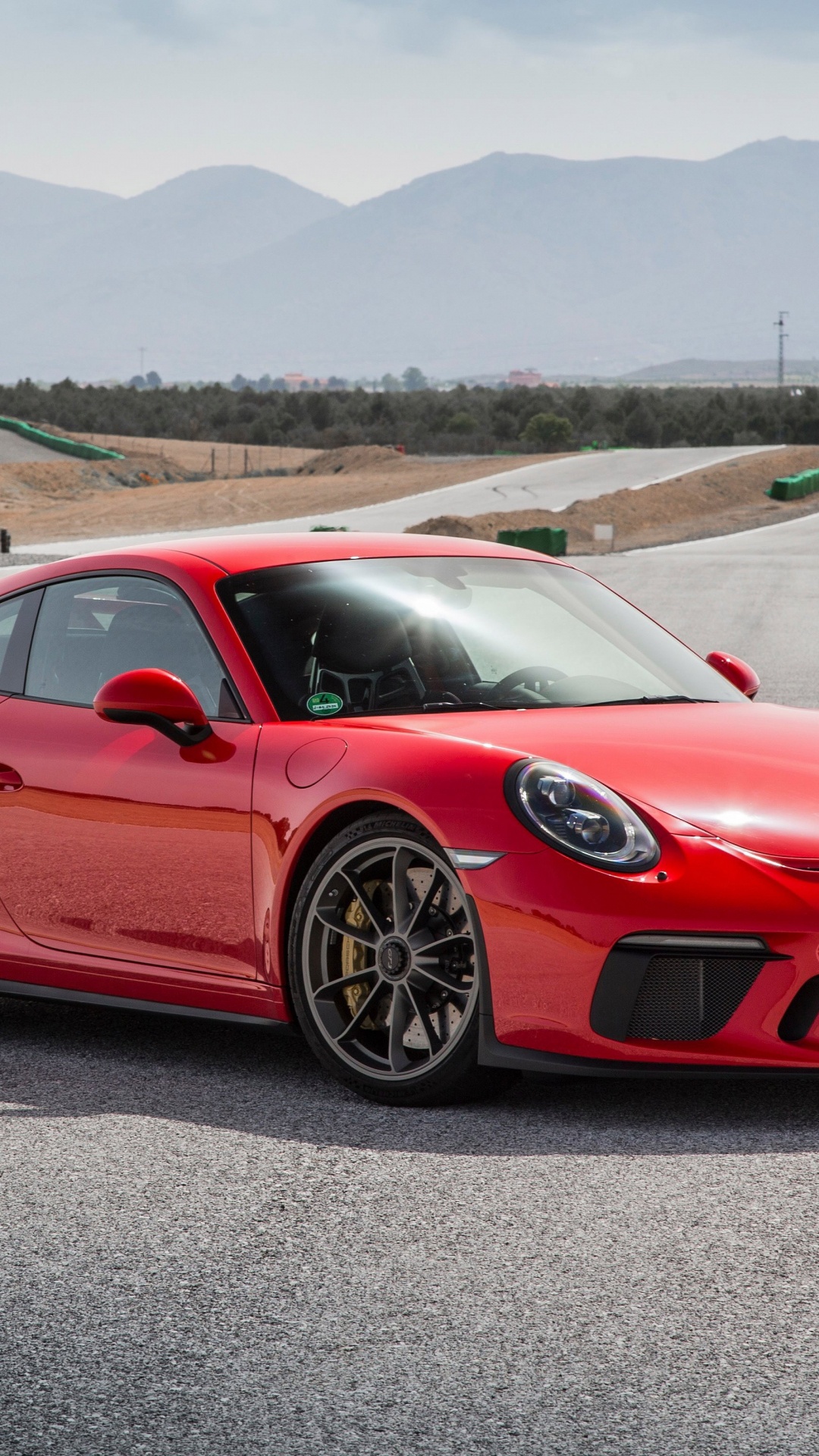 Ferrari 458 Italia Rojo en la Carretera Durante el Día. Wallpaper in 1080x1920 Resolution