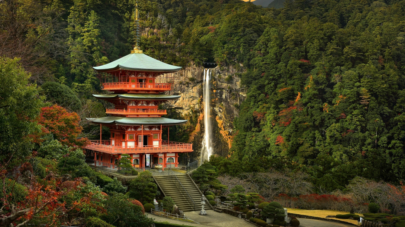 Temple Rouge et Brun Près Des Arbres Verts Pendant la Journée. Wallpaper in 1366x768 Resolution
