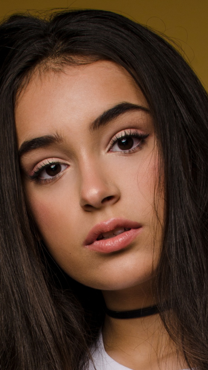 Beauté, Cheveu, Face, Sourcil, Coiffure. Wallpaper in 720x1280 Resolution