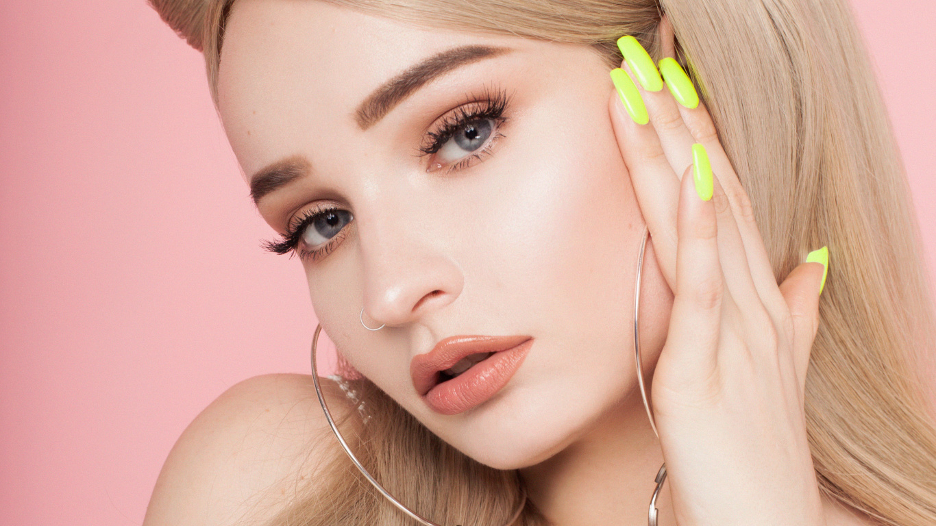 Chanteur, Auteur-compositeur-interprète, Kim Petras, de la Musique Pop, Face. Wallpaper in 1366x768 Resolution