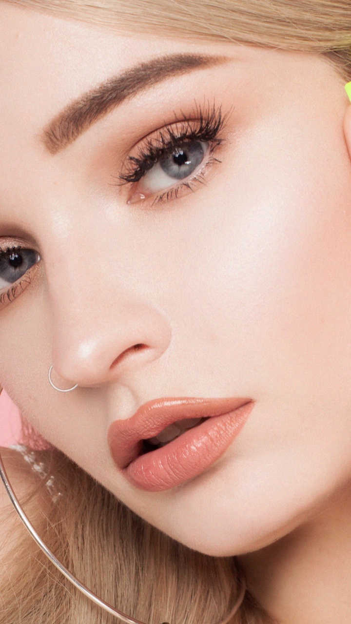 Sica, Cantante, Cantautor, Kim Petras, la Música Pop. Wallpaper in 720x1280 Resolution