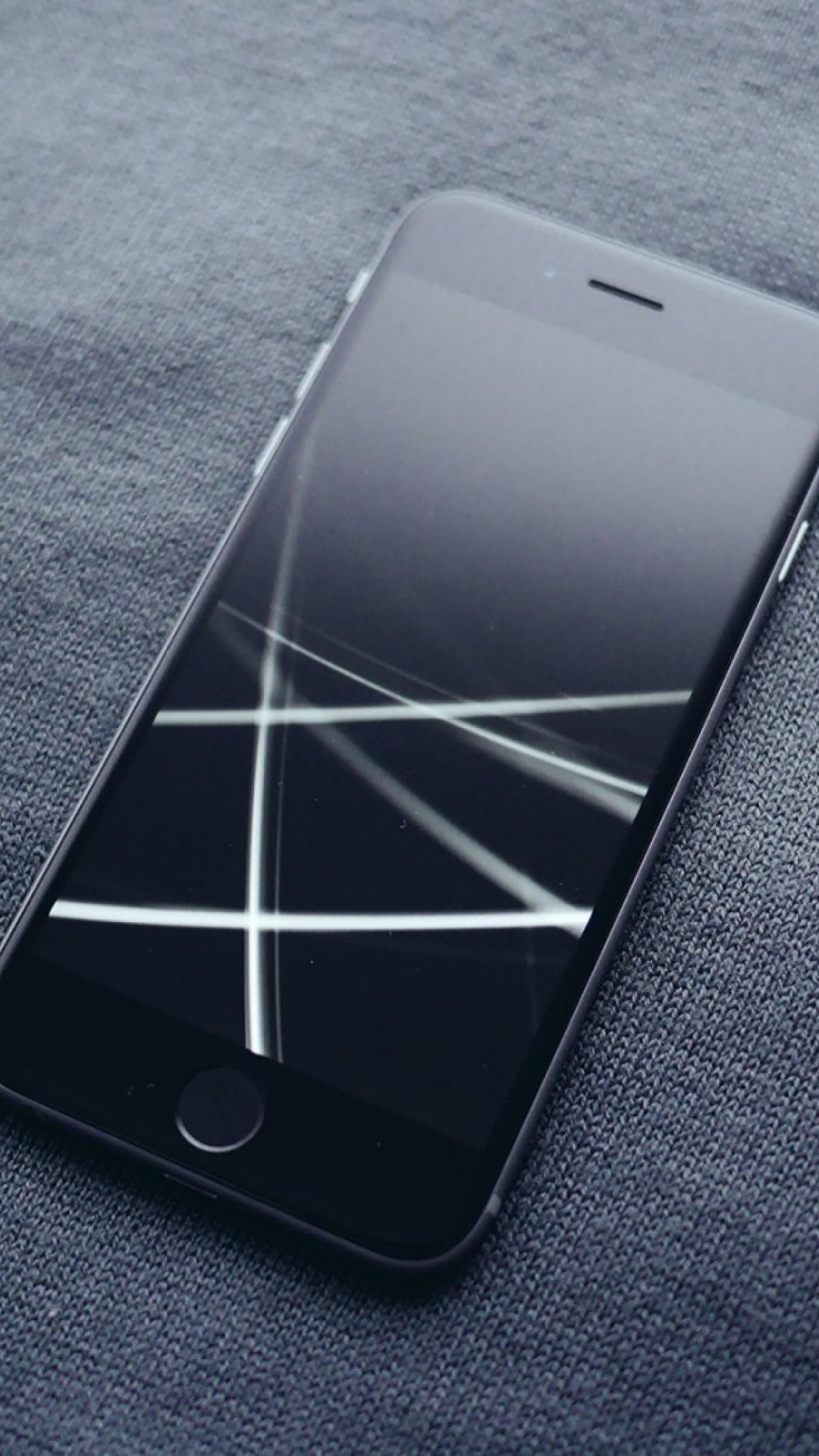 Iphone 5 c Blanco Sobre Textil Negro. Wallpaper in 1080x1920 Resolution