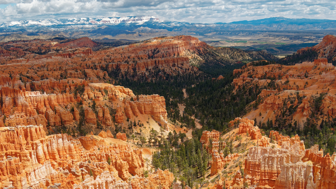 Brown Rocky Mountain Under Blue Sky During Daytime. Wallpaper in 1280x720 Resolution