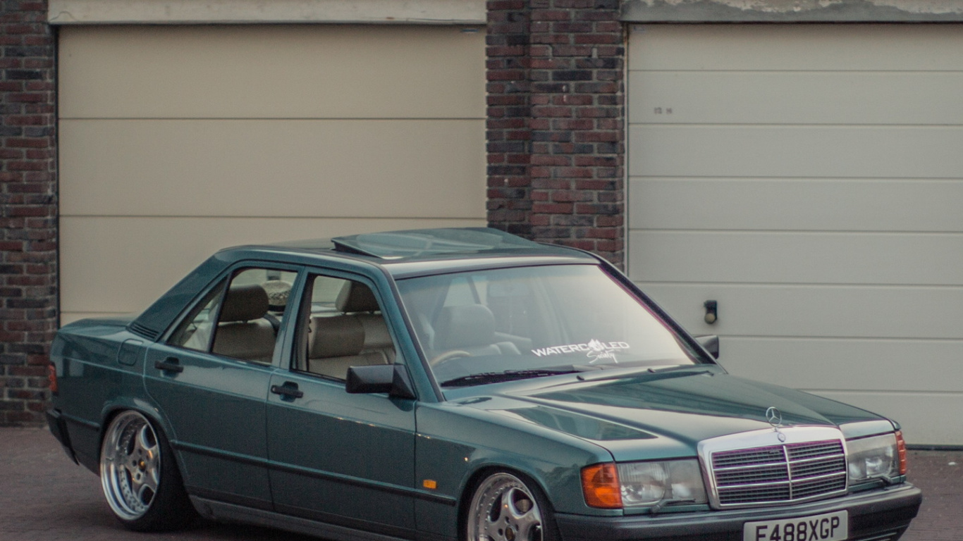 Mercedes-Benz W201, Coche, Coche de Tamaño Medio, Carro de Lujo, Coche de Tamaño Completo. Wallpaper in 1366x768 Resolution