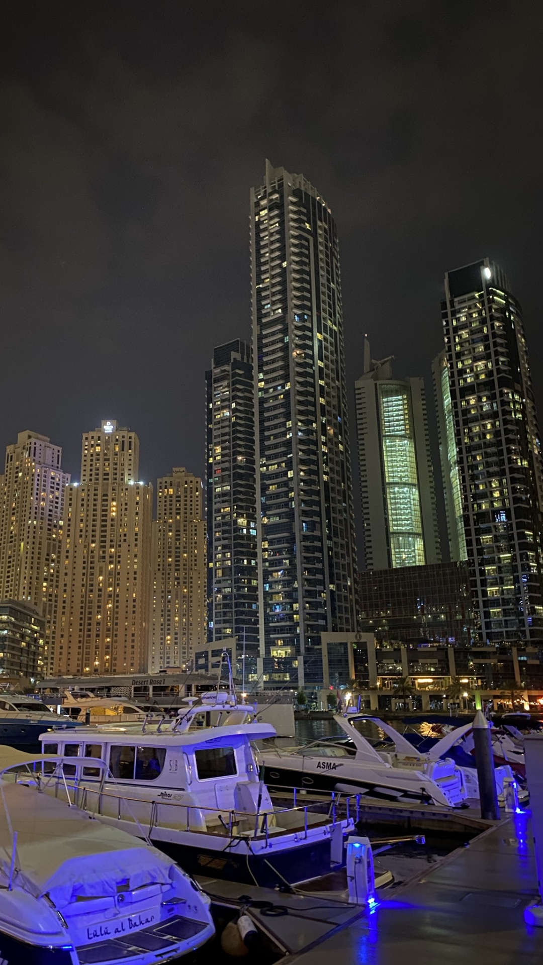 Dubai, Torre de Bloques, Urbe, Moto de Agua, Área Urbana. Wallpaper in 1080x1920 Resolution