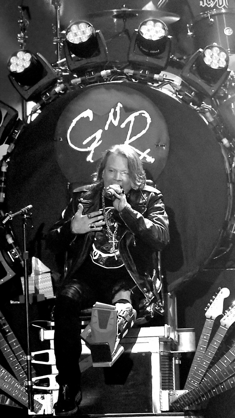 Nicht in Diesem Leben-Tour, Guns N Roses, Musiker, Schwarz, Monochrom. Wallpaper in 750x1334 Resolution