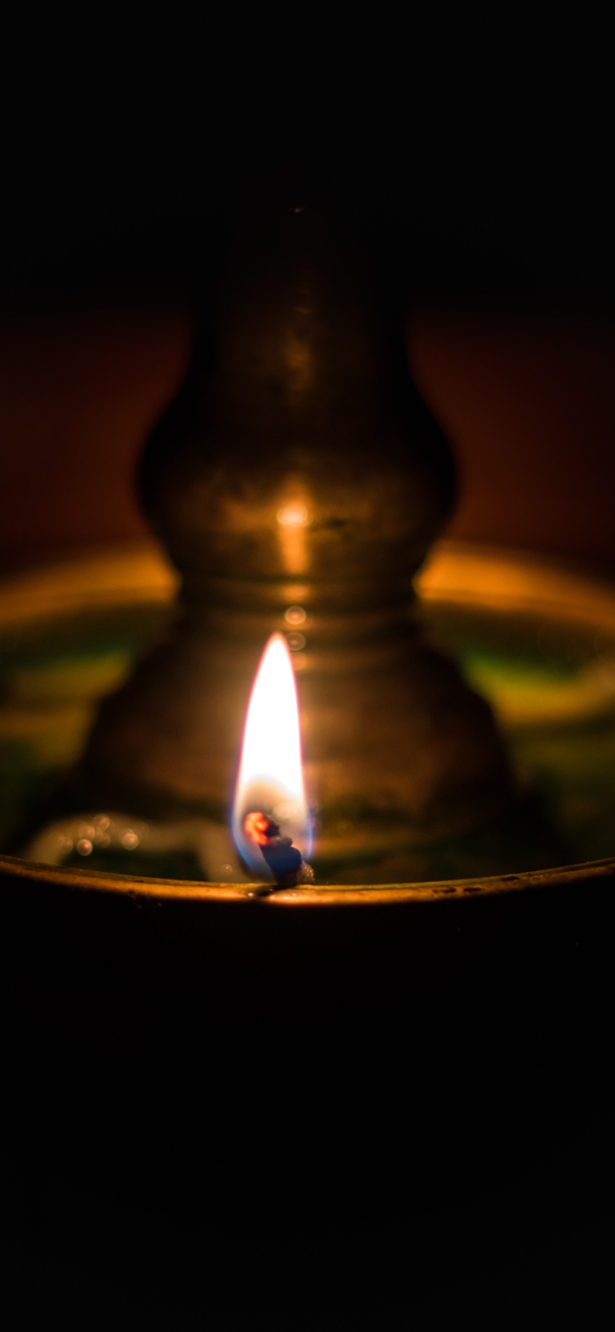 Bougeoir Marron et Noir. Wallpaper in 1242x2688 Resolution