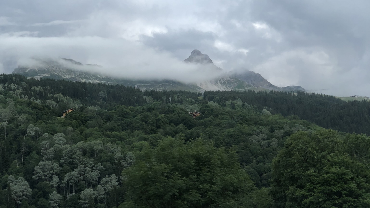 Road, Vegetation, Road Surface, Cloud, Mountainous Landforms. Wallpaper in 1280x720 Resolution