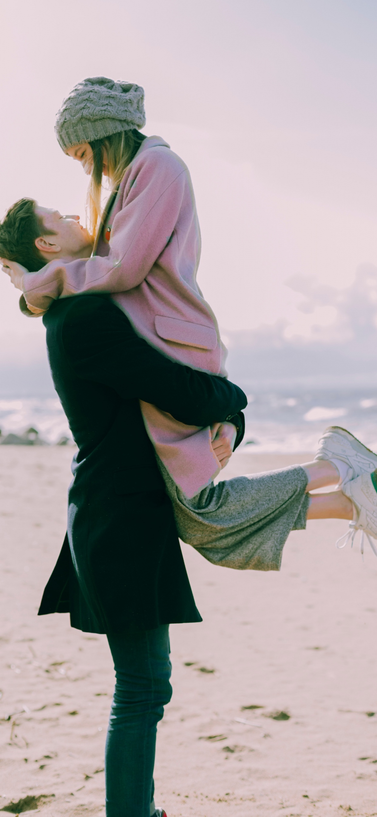 Romanticismo, Otro Significativo, Los Cinco Lenguajes Del Amor, Mano, Amor. Wallpaper in 1242x2688 Resolution