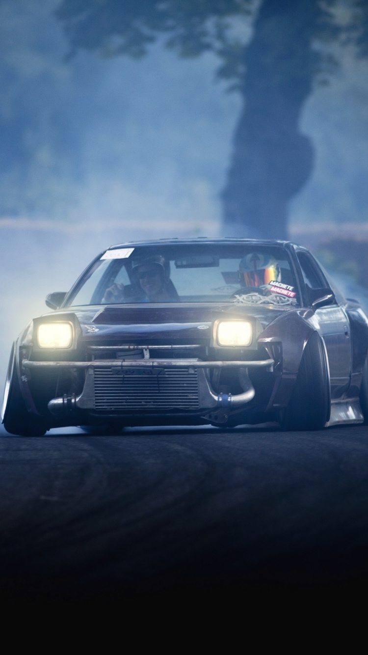 Bmw m 3 Gris en la Carretera. Wallpaper in 750x1334 Resolution