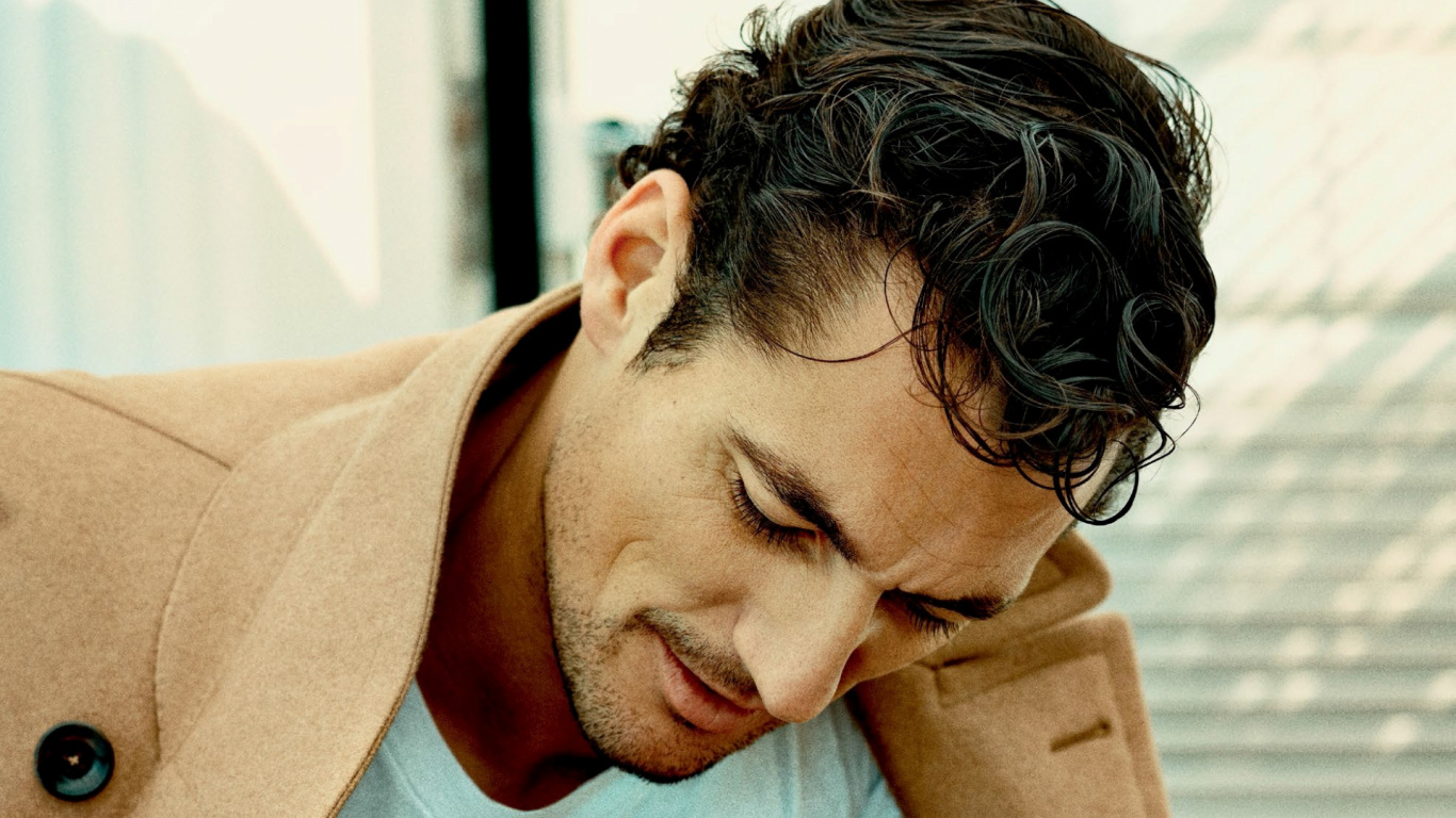 David Gandy, Modelo, Cuello, Oido, Hombre. Wallpaper in 1366x768 Resolution