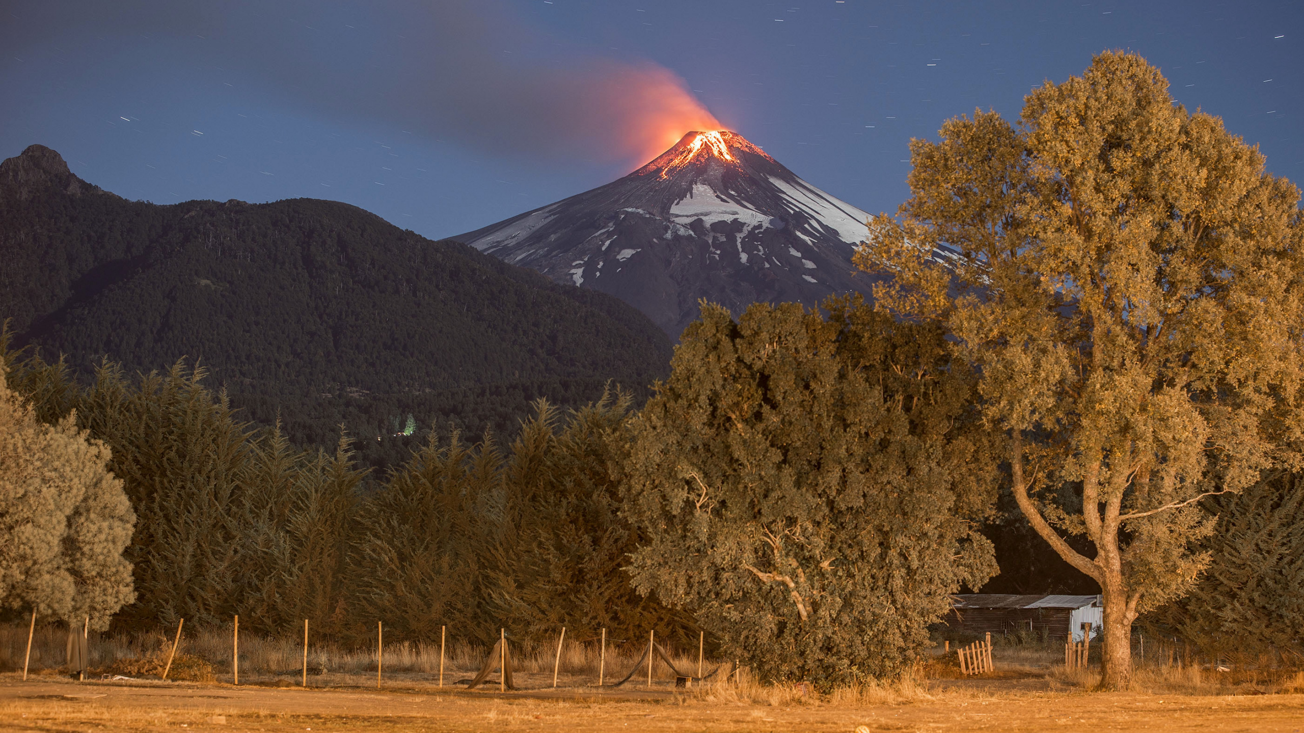 比亚, Pucn, 山脉, Eldgos, 天空 壁纸 2560x1440 允许