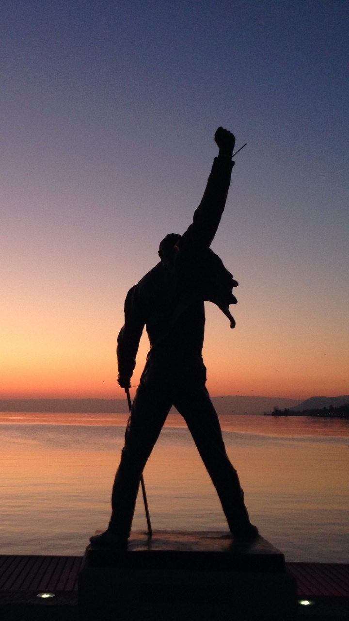 Freddie Quecksilberstatue, Queen, Sonnenuntergang, Silhouette, Statue. Wallpaper in 720x1280 Resolution