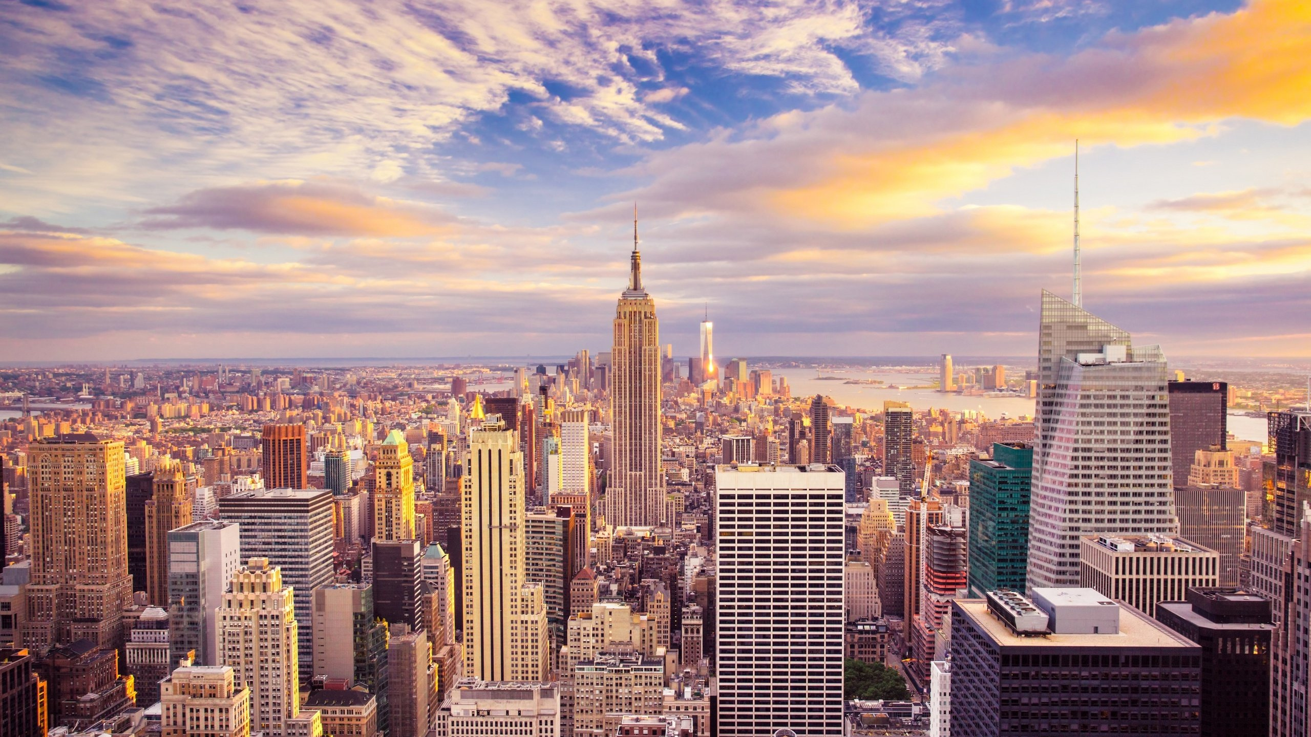 City Skyline Under Blue and White Cloudy Sky During Daytime. Wallpaper in 2560x1440 Resolution
