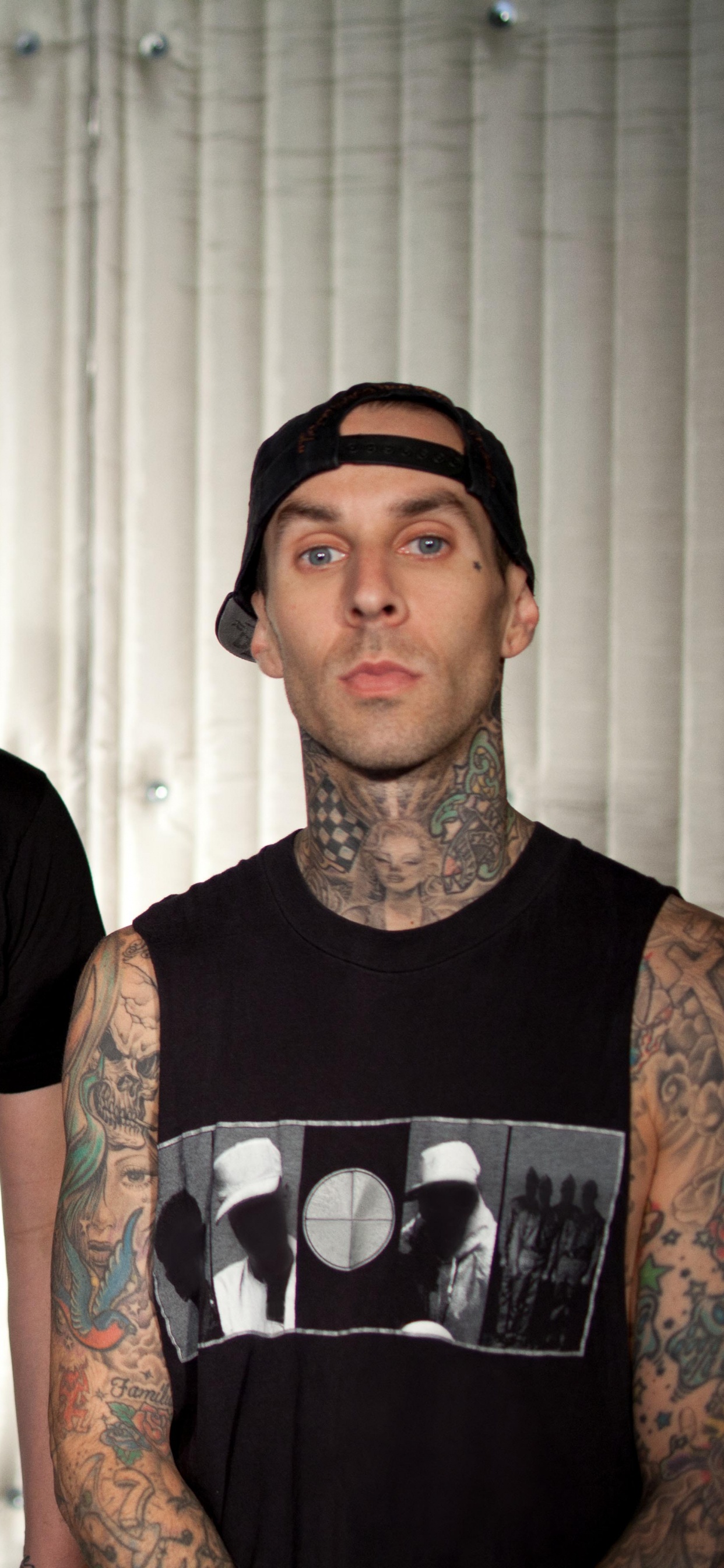 Tom DeLonge, Mark Hoppus, Blink-182, Clin, Ensemble Musical. Wallpaper in 1242x2688 Resolution