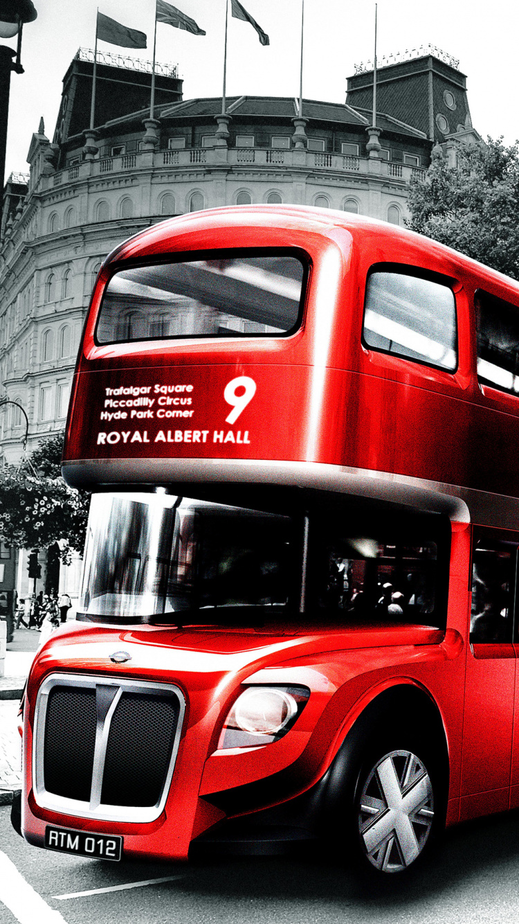 Bus à Impériale Rouge Sur la Route Pendant la Journée. Wallpaper in 750x1334 Resolution