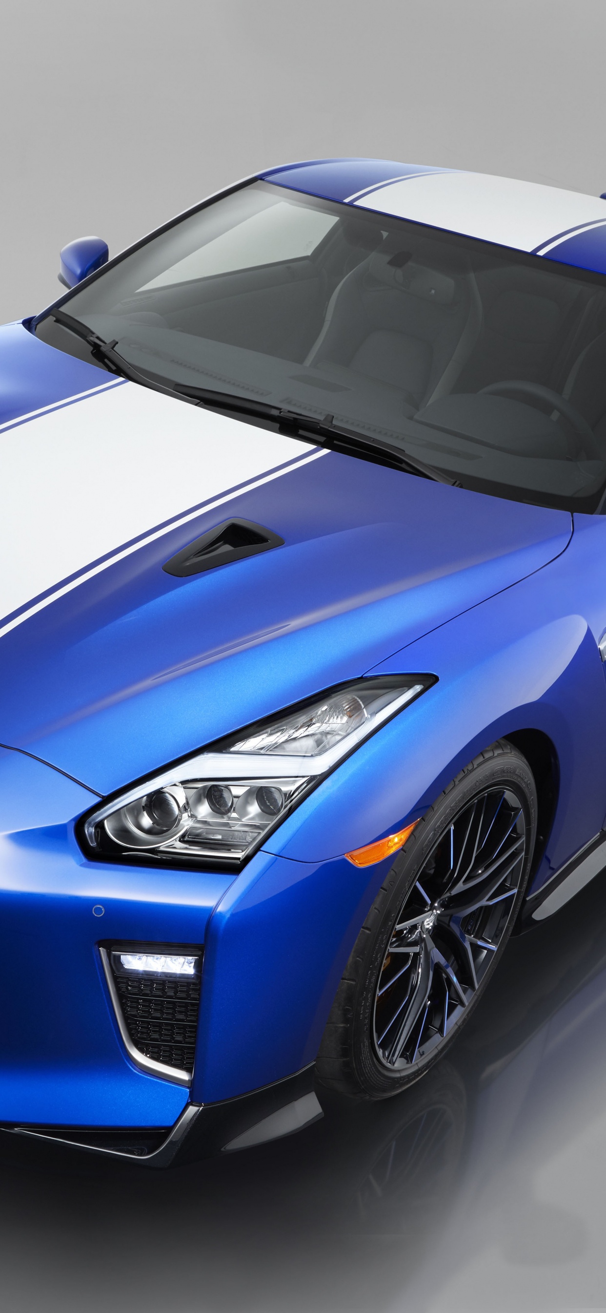 Blue and Black Lamborghini Aventador. Wallpaper in 1242x2688 Resolution