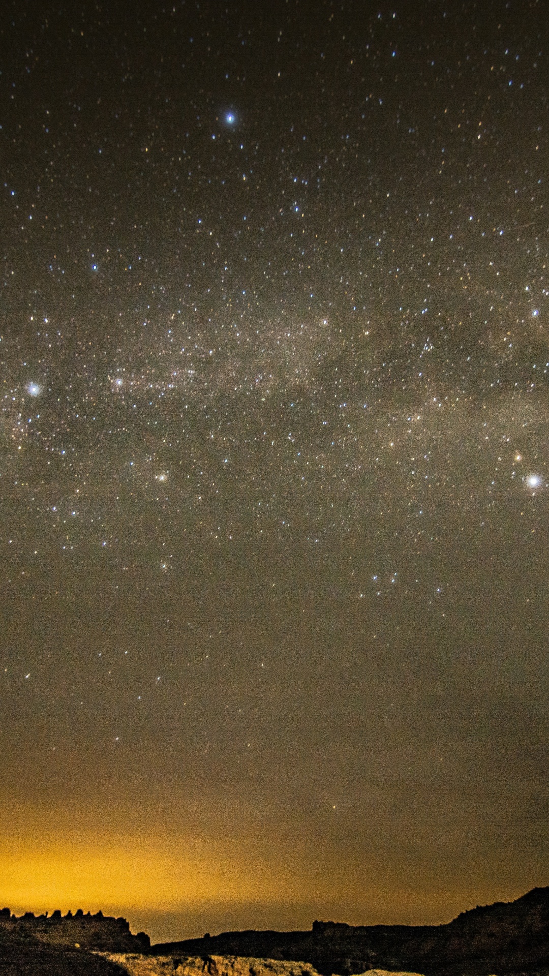 Silueta de Montaña Bajo la Noche Estrellada. Wallpaper in 1080x1920 Resolution