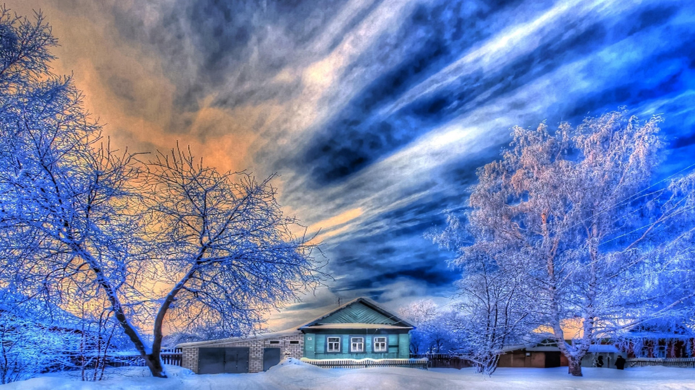 Brown Tree Near White and Brown House Under Blue Sky During Daytime. Wallpaper in 1366x768 Resolution