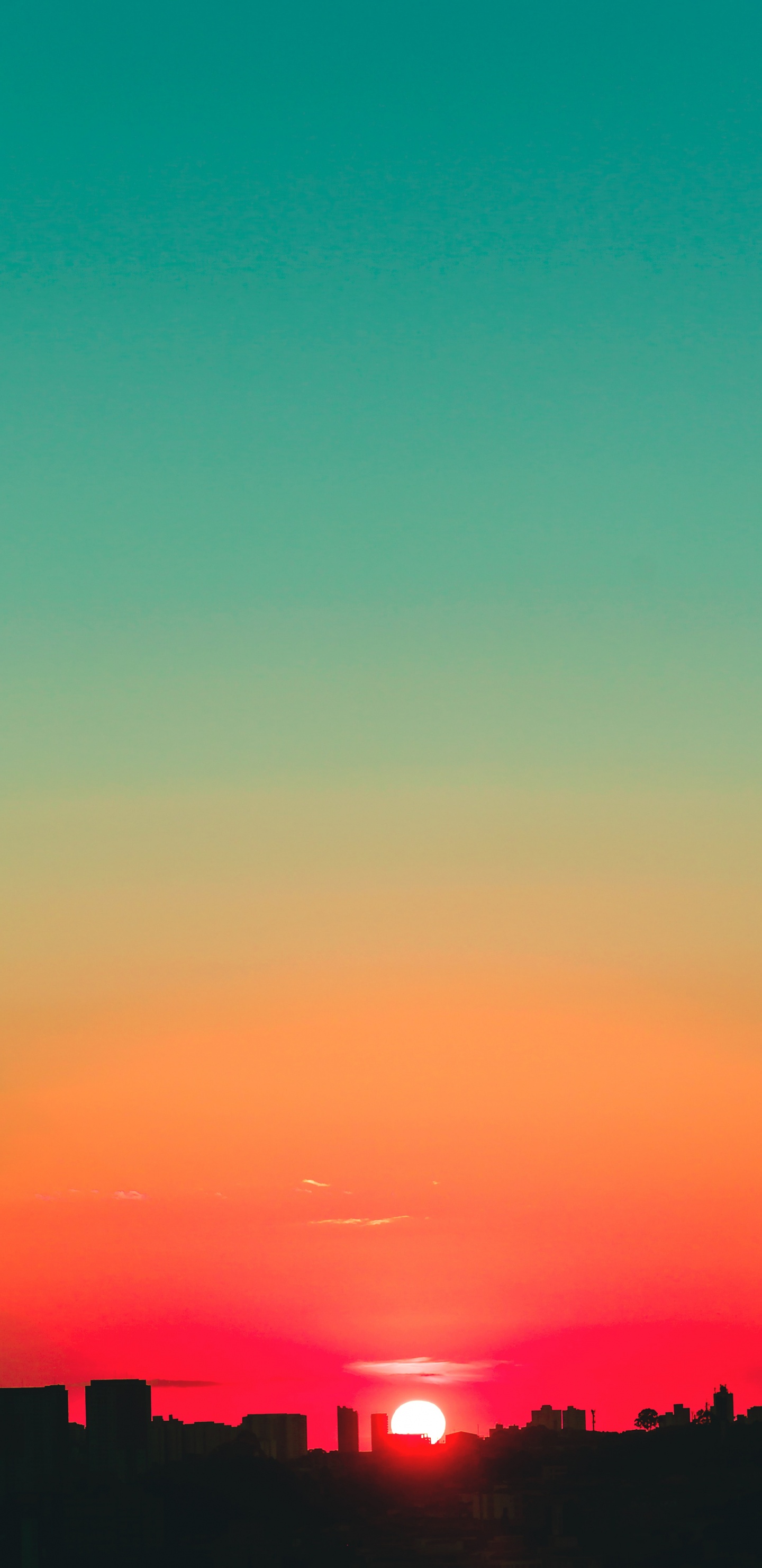 Orange Und Blauer Himmel Bei Sonnenuntergang. Wallpaper in 1440x2960 Resolution
