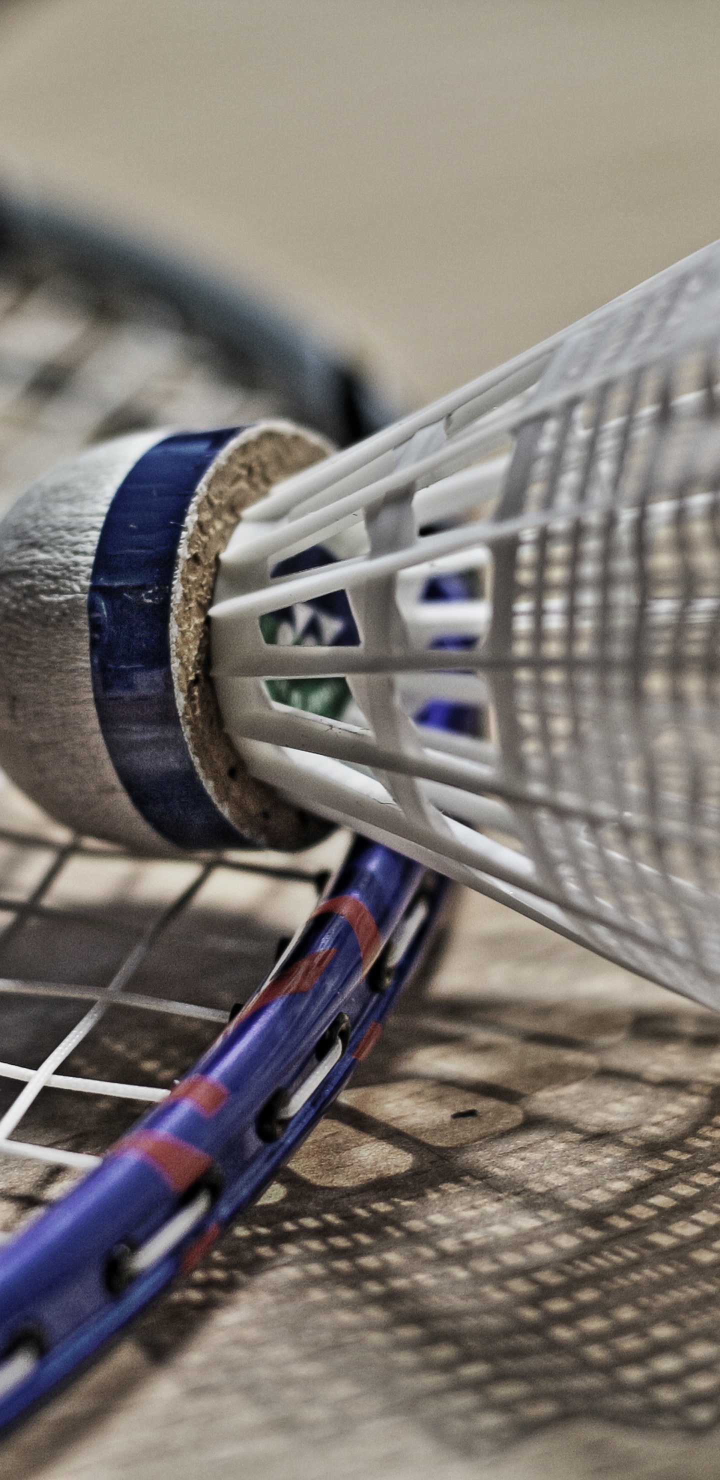 Blue and White Tennis Racket. Wallpaper in 1440x2960 Resolution