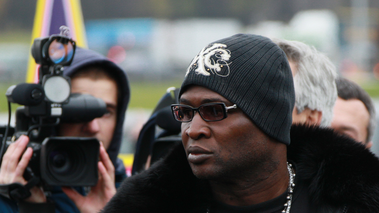 太阳镜, 帽子, 人群, 拳击, 枪 壁纸 1280x720 允许