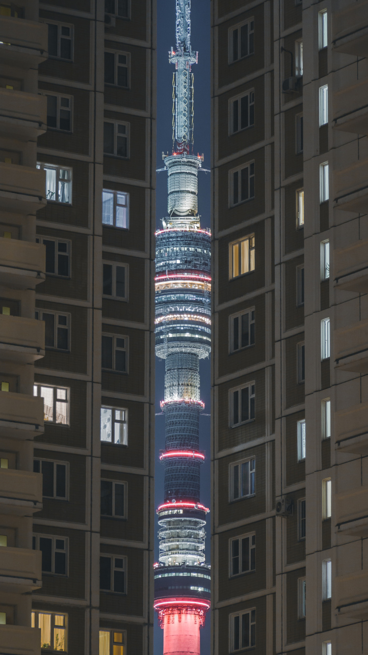 Weißes Und Schwarzes Betongebäude. Wallpaper in 750x1334 Resolution