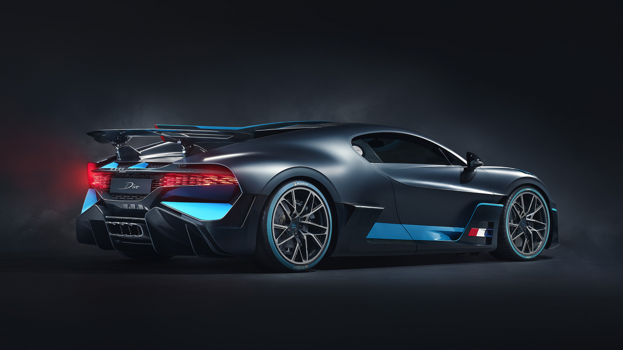 Schwarzer Porsche 911 Auf Schwarzem Hintergrund. Wallpaper in 1280x720 Resolution