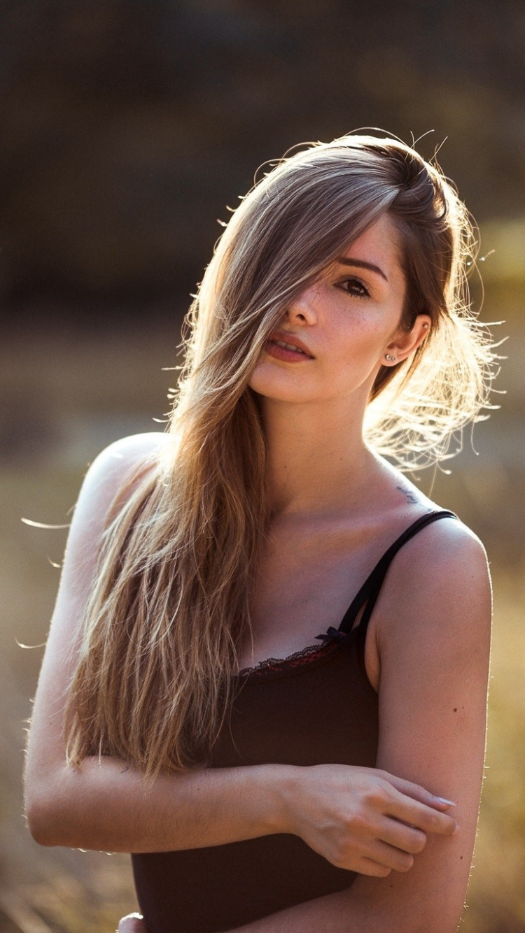 Cabello, La Gente en la Naturaleza, Rubia, Belleza, Peinado. Wallpaper in 750x1334 Resolution