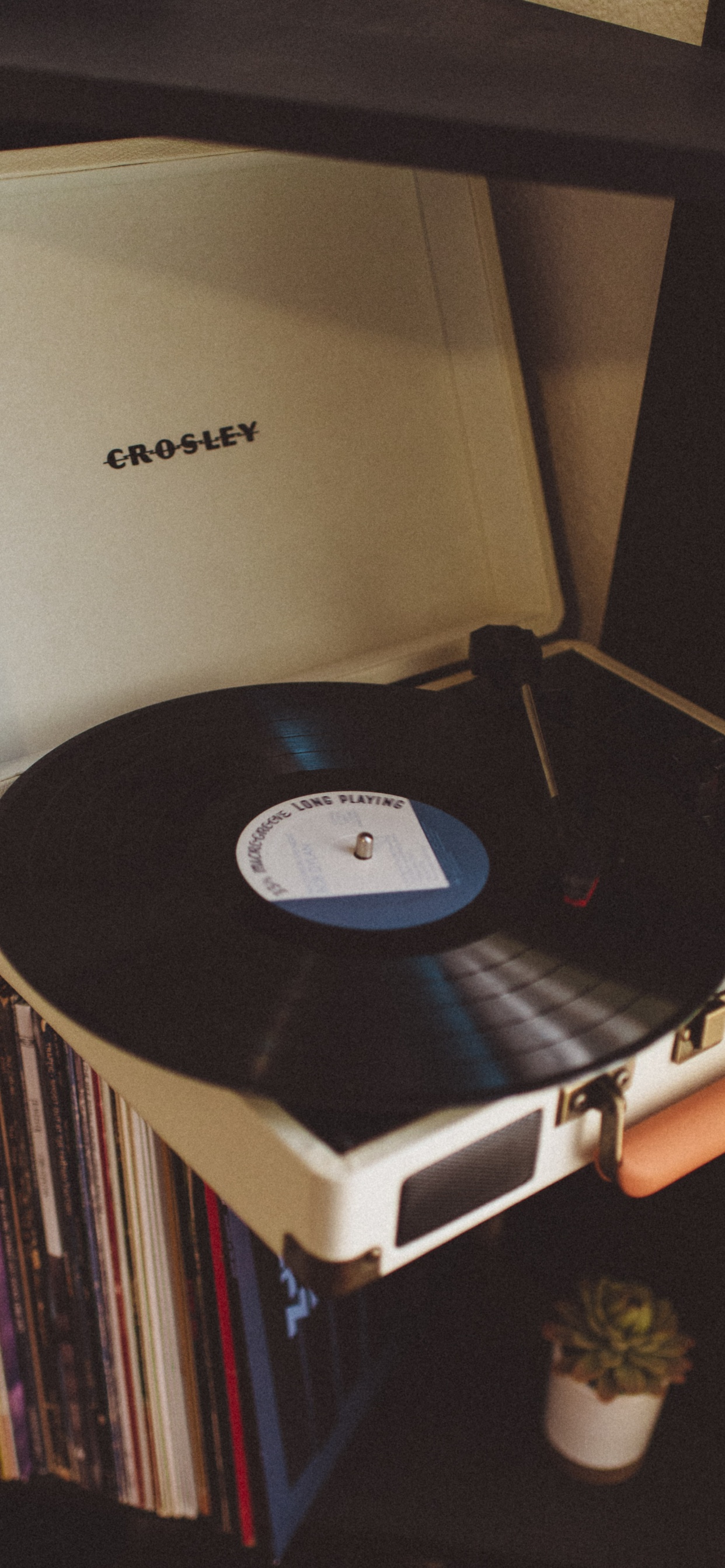 Phonograph Record, Phonograph, Turntable, Electronics, Technology. Wallpaper in 1242x2688 Resolution