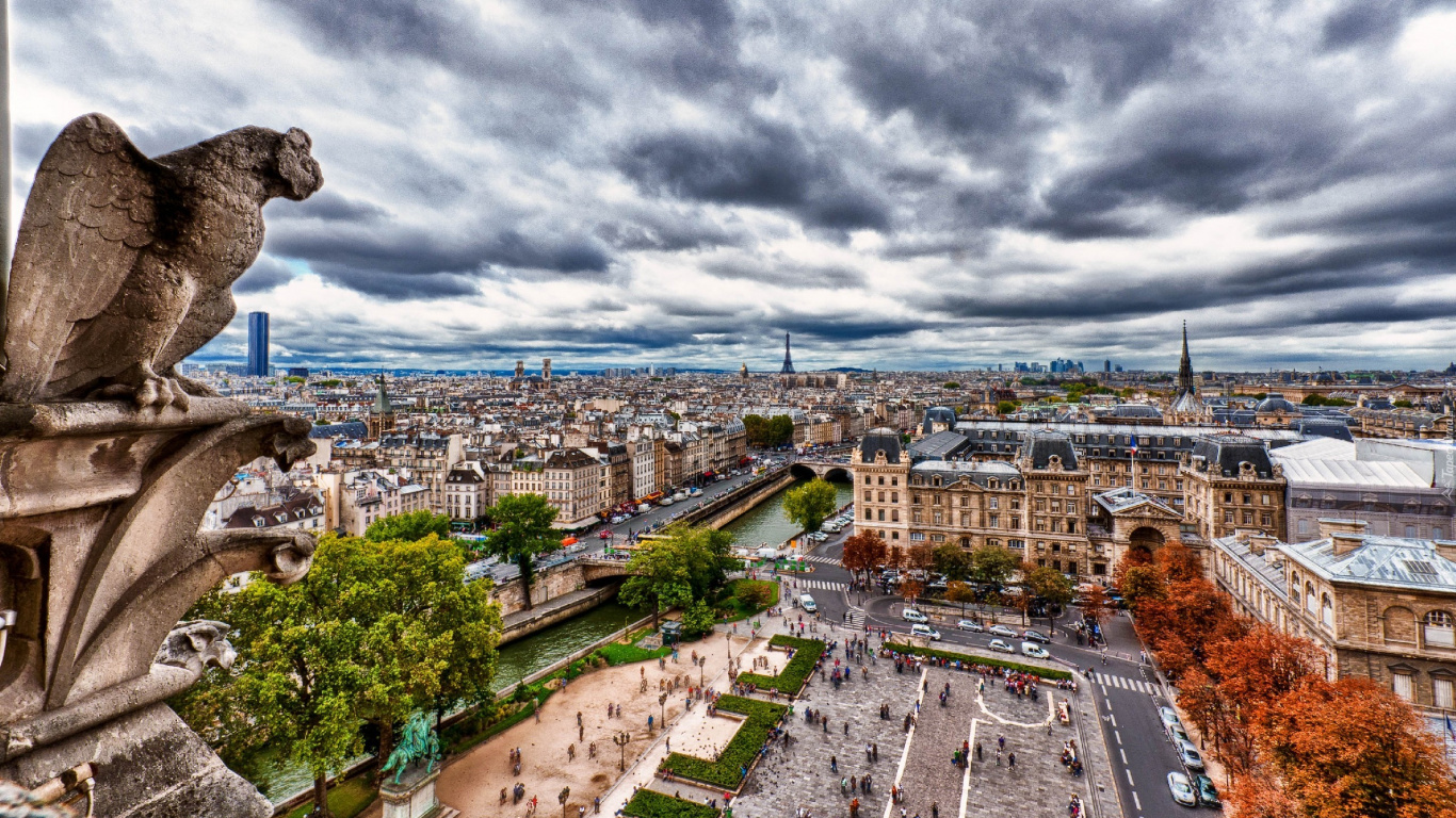 Vue Aérienne Des Bâtiments de la Ville Pendant la Journée. Wallpaper in 1366x768 Resolution