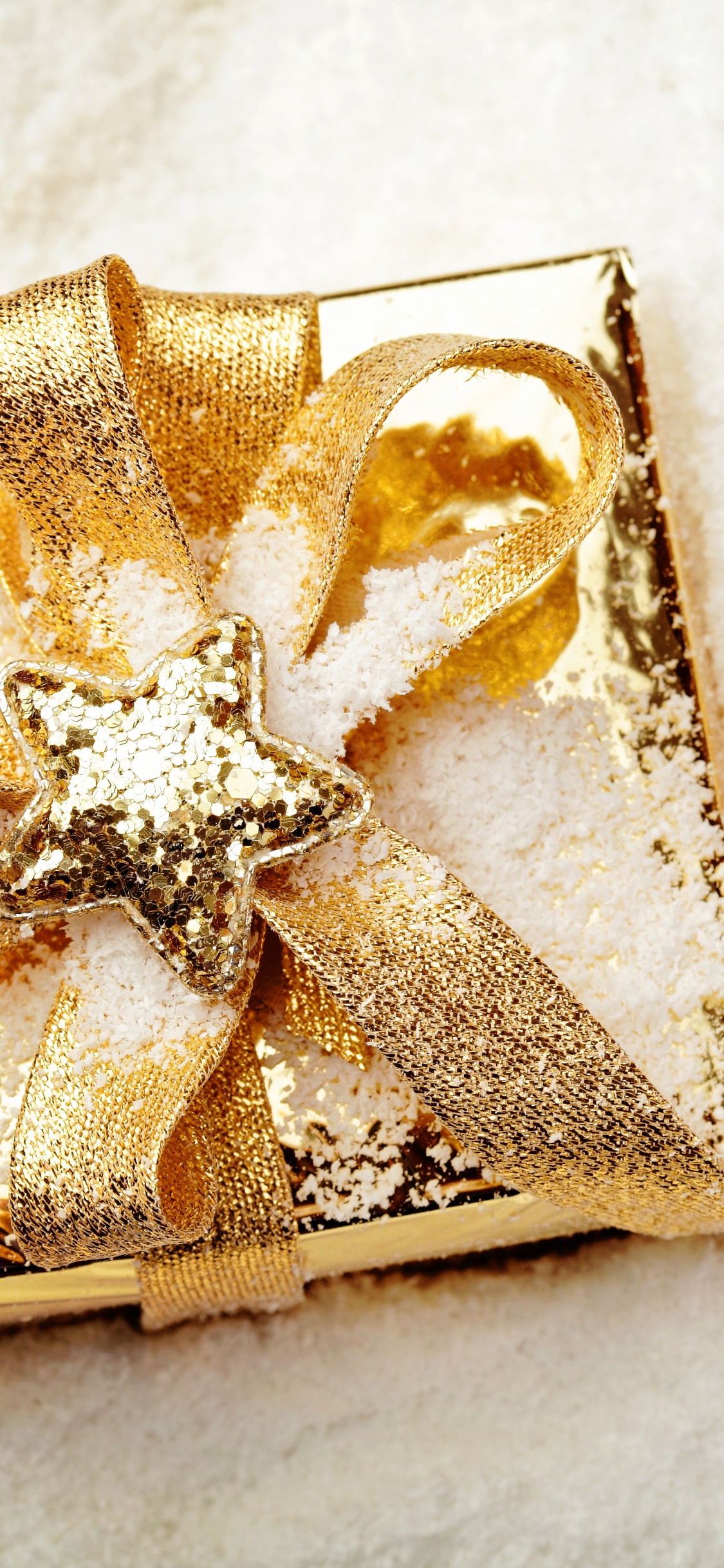 El Día De Navidad, Regalo, Amarillo, Envoltorio de Regalo, Actualidad. Wallpaper in 1125x2436 Resolution