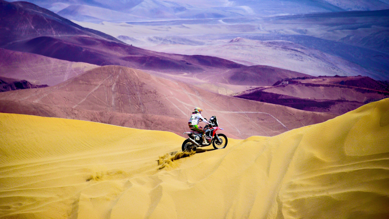 Man Riding Motocross Dirt Bike on Desert During Daytime. Wallpaper in 1280x720 Resolution