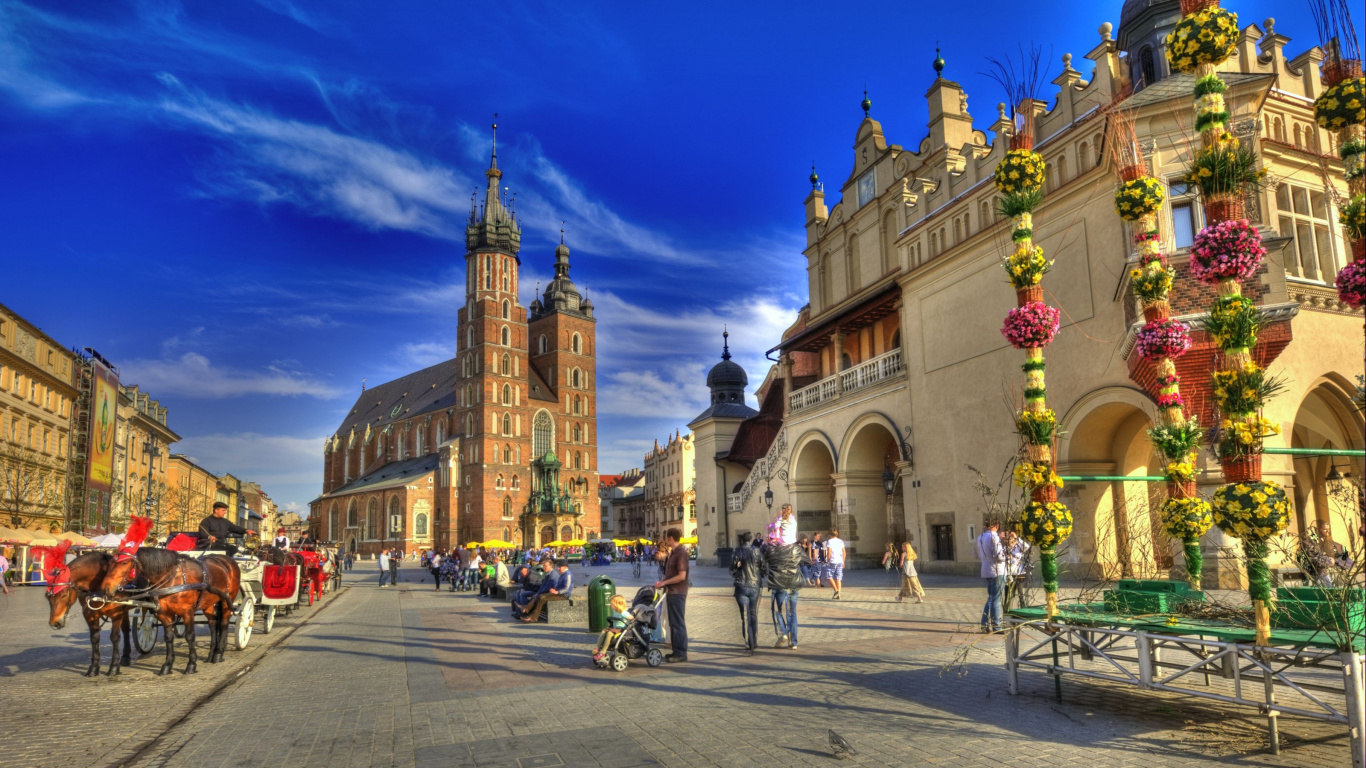 Leute, Die Tagsüber in Der Nähe Eines Braunen Betongebäudes Auf Der Straße Gehen. Wallpaper in 1366x768 Resolution