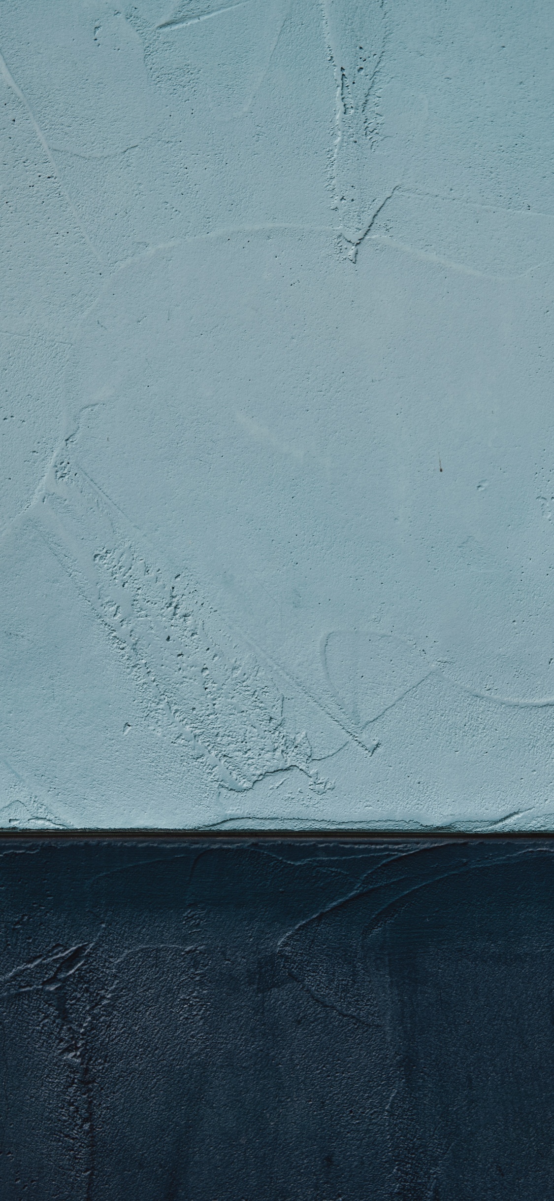 Blau-weiß Gestrichene Wand. Wallpaper in 1125x2436 Resolution