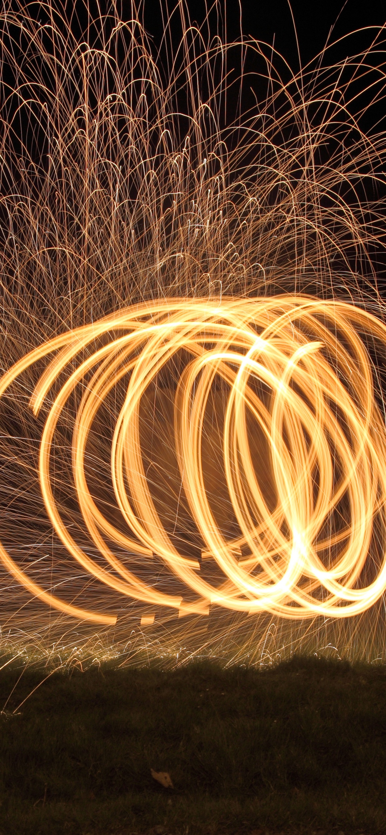 Zeitrafferfotografie Von Feuer. Wallpaper in 1242x2688 Resolution