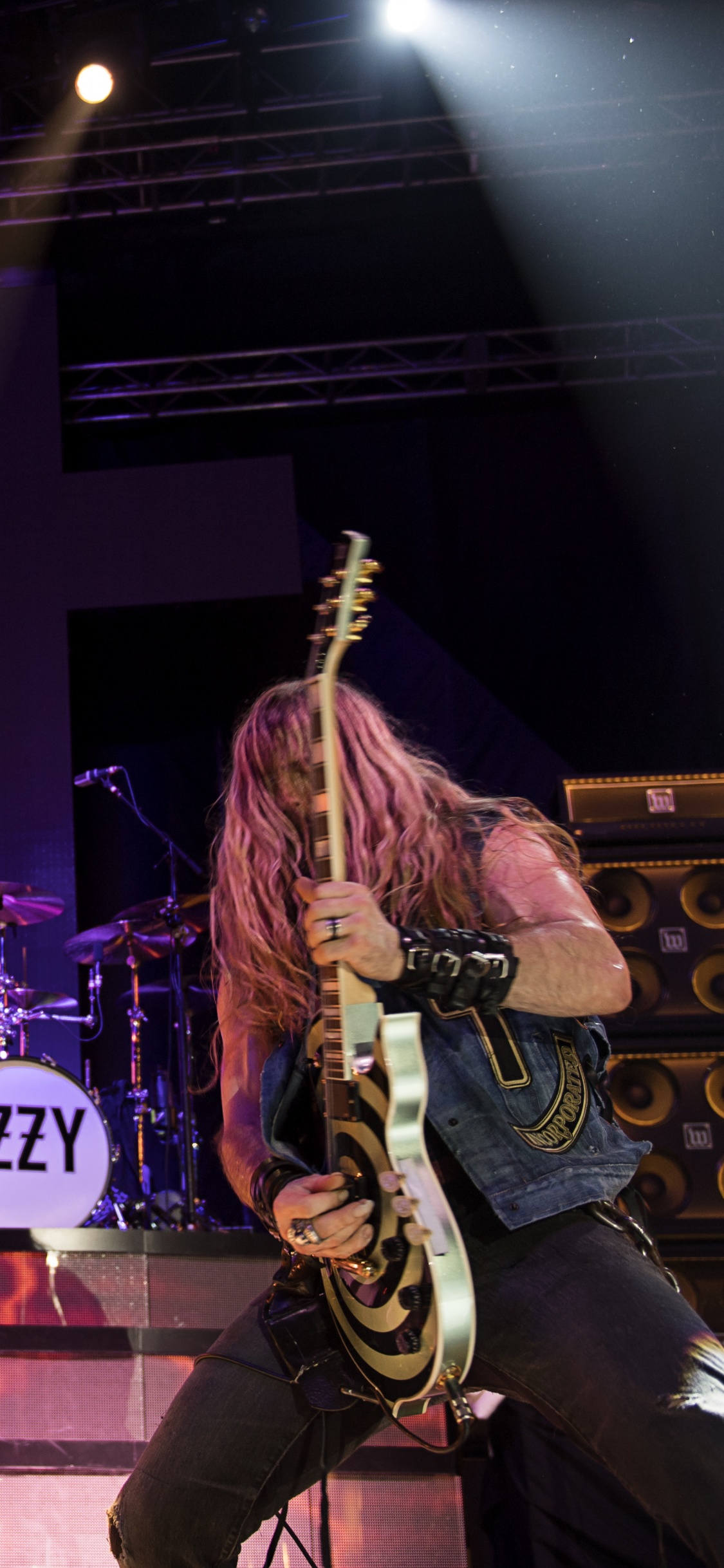 No More Tours II, Black Sabbath, Heavy Metal, Guitar, Performance. Wallpaper in 1125x2436 Resolution