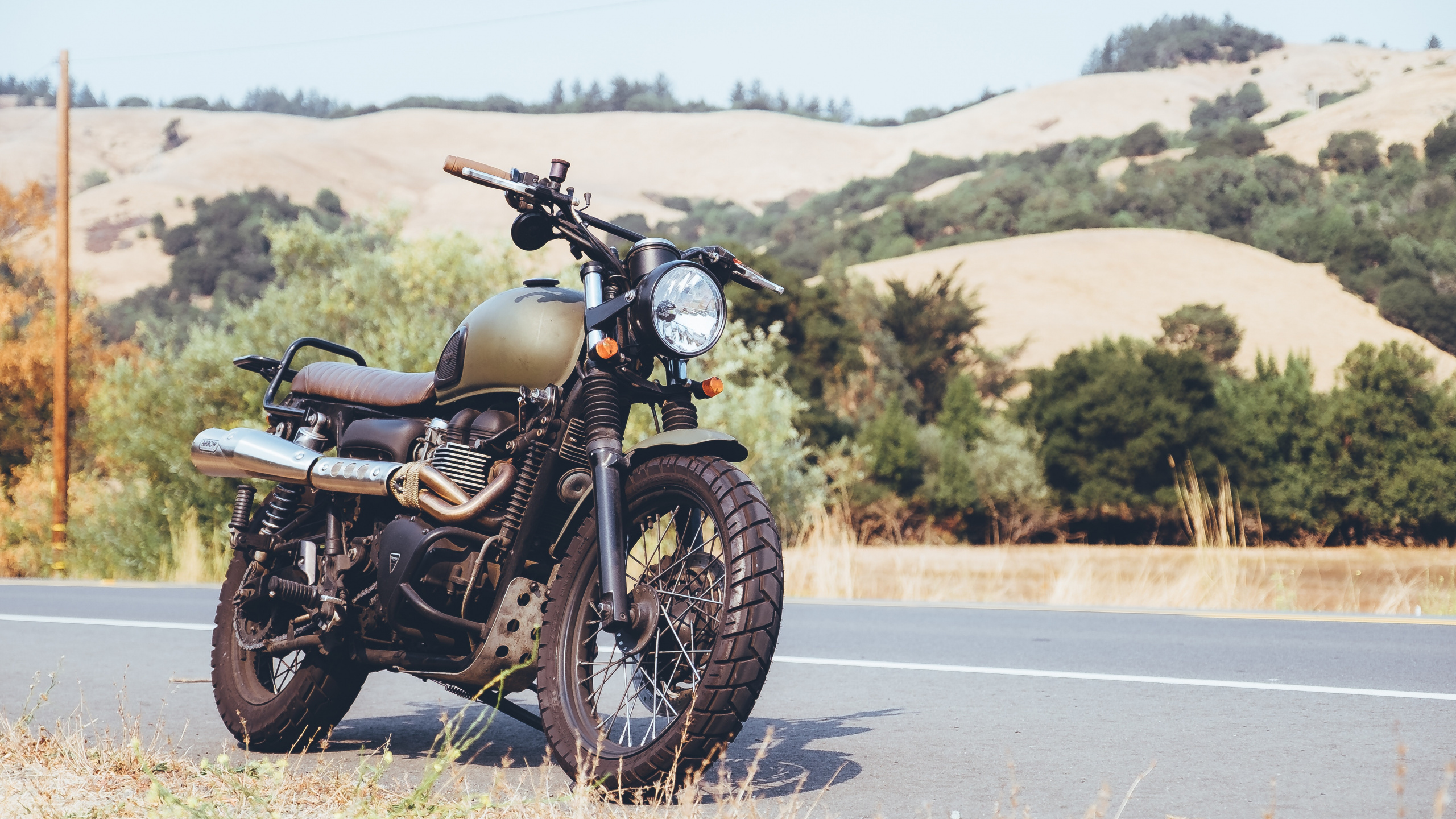 Black and Gray Motorcycle on Road During Daytime. Wallpaper in 2560x1440 Resolution