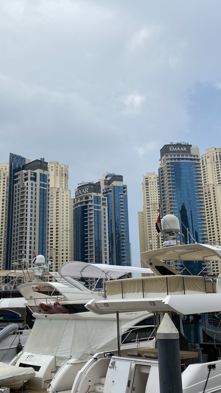 Torre de Bloques, Urbe, Paisaje Urbano, Condominio, Área Urbana. Wallpaper in 750x1334 Resolution