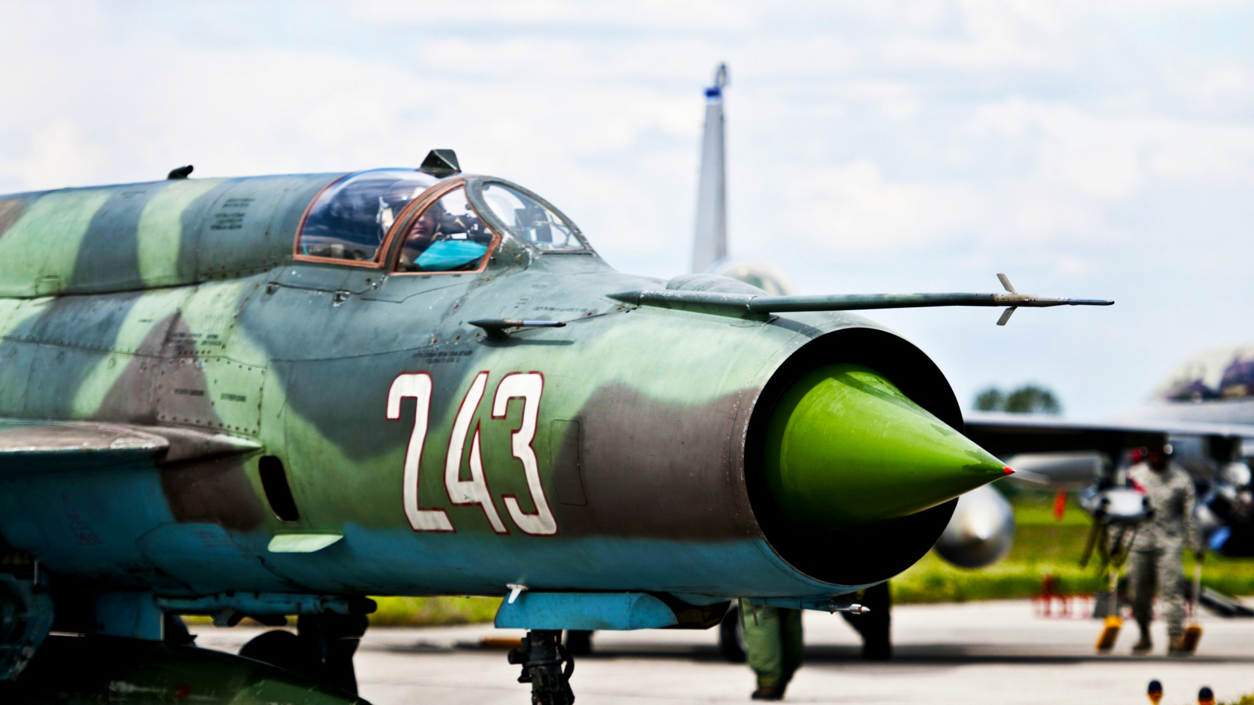 Green and Black Fighter Plane. Wallpaper in 2560x1440 Resolution